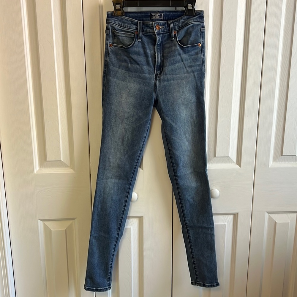 Abercrombie & Fitch Simone High Rise Super Skinny Jeans, size 2R/26